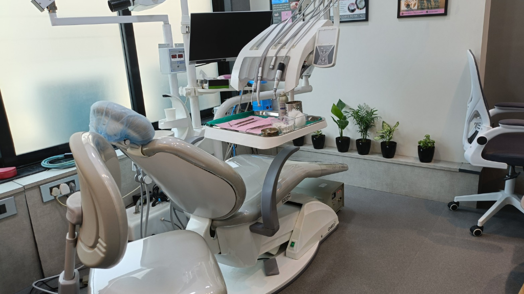 3A Dental Clinic, Girgaon - Dr Amaey Ashok Parekh