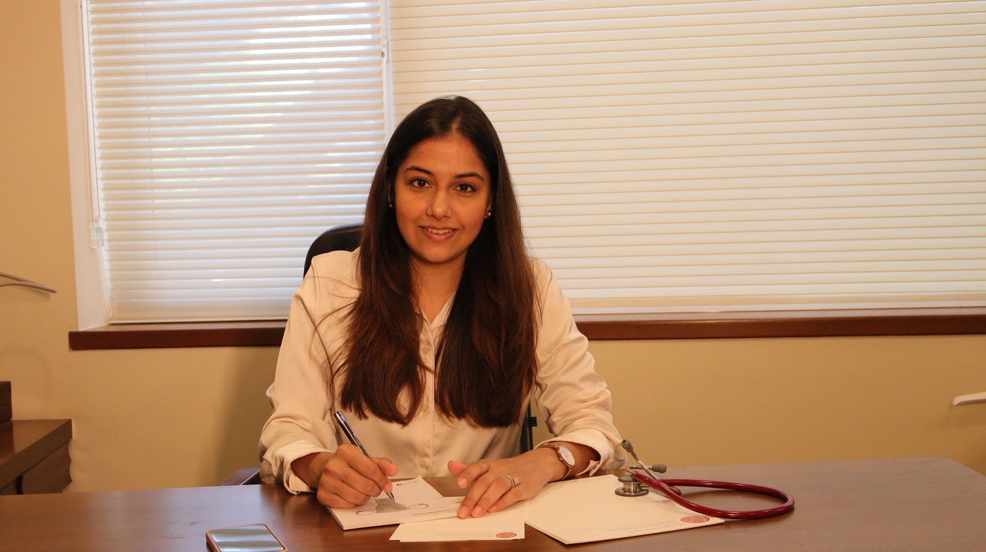 Dr Tanvi Desai Wadia | Gynaecologist in South Mumbai | Treatment for PCOS, Endometriosis, Fibroids, Ovarian cysts, etc