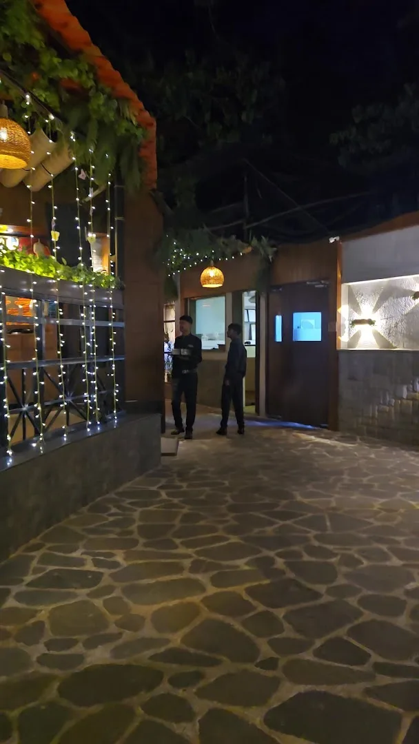 Garden Groves Family Restaurant and Bar/Banquets