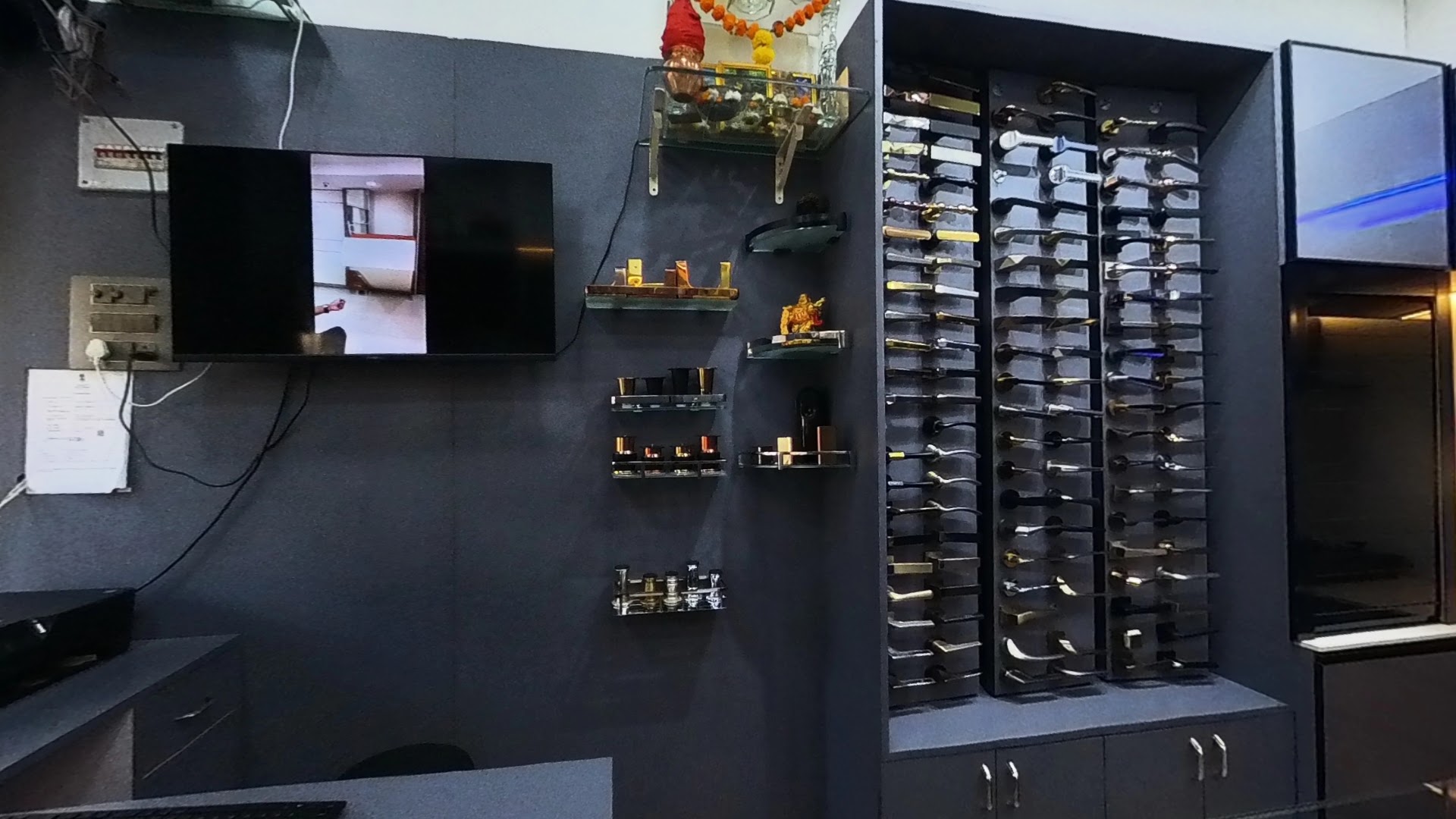 Gorgeous tech hardware llp