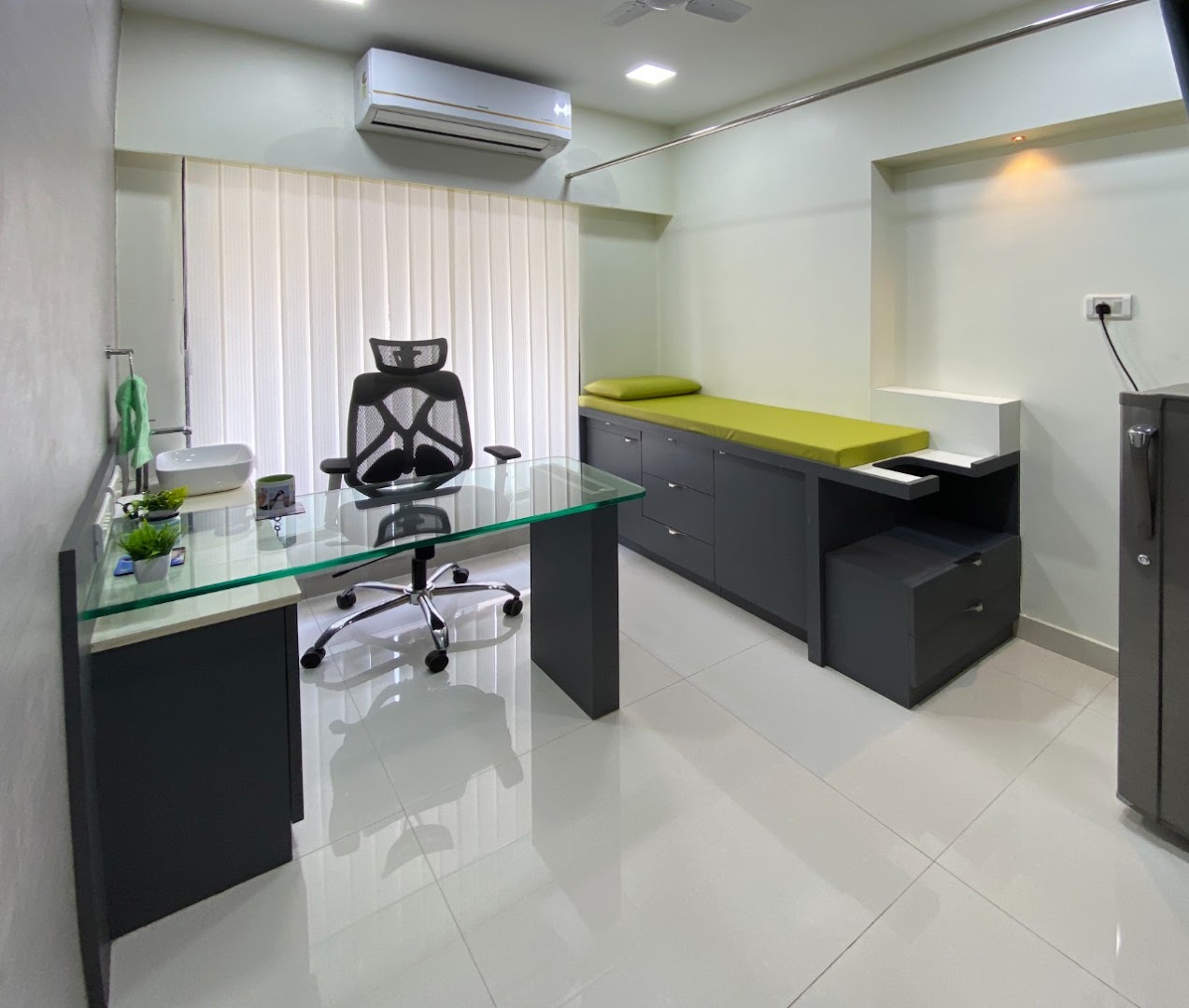 Healing Hands:Dr Nupura Gandbhir Borkar..Gynaecology/infertility/Obstetrics/skin/hair/lasers.best gynaecologist parel,mumbai