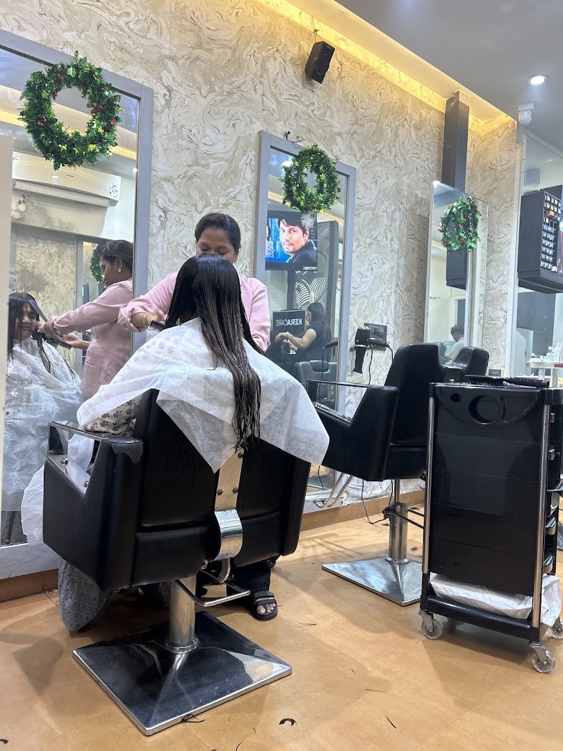 KUTS & KOLOR Luxury Unisex Salon