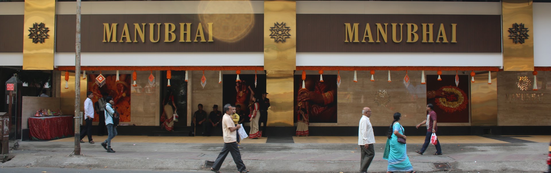Manubhai Jewellers - Flagship Store