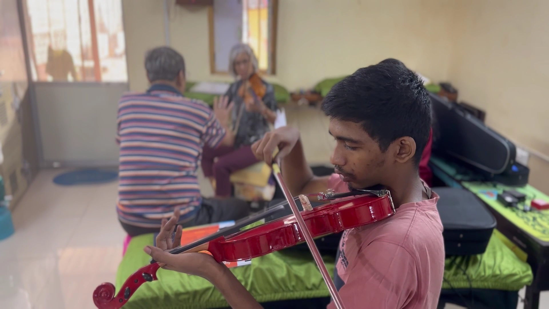 PLAY MUSIC ACADEMY