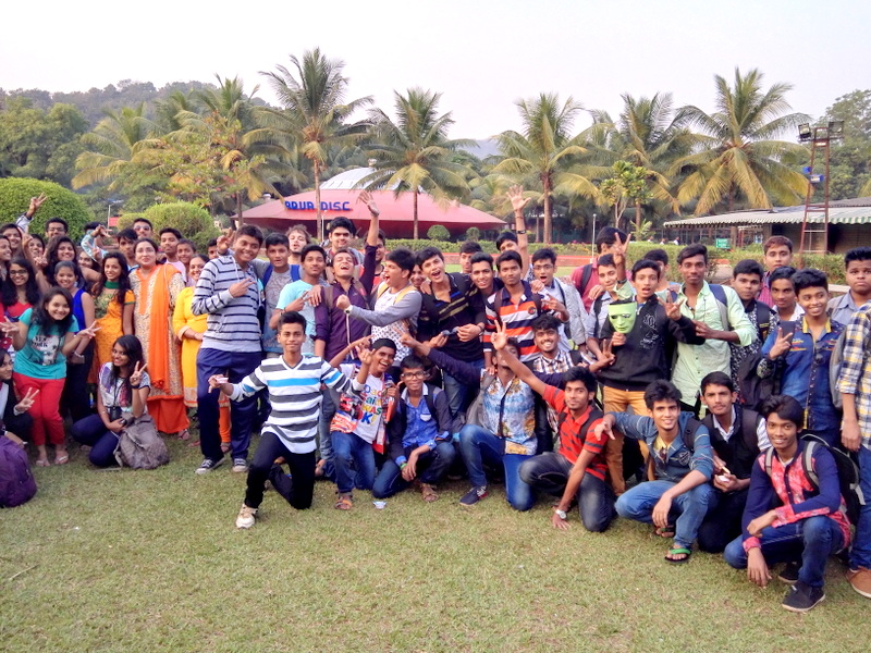R.R. International College