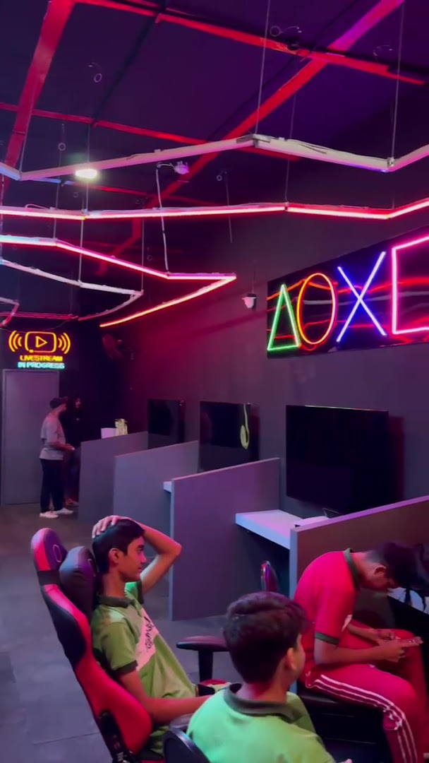 Simply Gaming | Best Gaming Cafe & PS4 Rental Store in Andheri West